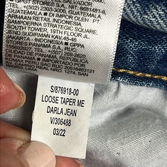 Old Navy extra hi-rise loose taper me Darla Blue Jeans - Picture 12 of 16